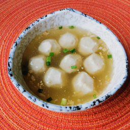 ลูกชิ้นหมู ลอยน้ำซุป