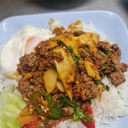 ผัดพริกแกง