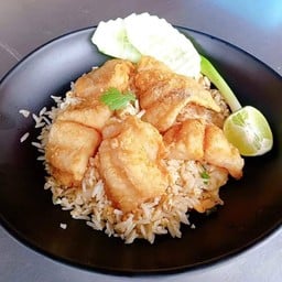 ข้าวผัดปลา
