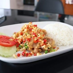 [อร่อยซ่ากับโค้ก] ข้าวหมูสามชั้นคั่วพริกเกลือ +  โค้ก ออริจินัล (ขวด)