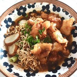 ก๋วยเตี๋ยวไก่ทอด