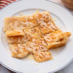 โรตีกรอบธรรมดา 1 ชุด (ใน1ชุดจะได้ 2แผ่น หั่นใส่กล่องค่ะ )