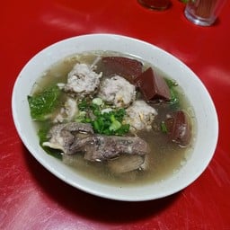 อิ่มเฮง เกาเหลาเลือดหมู อาหารตามสั่ง อาหารป่า อมตะนคร หน้าร้านStage Biker amata chonburi