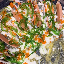 เครปร้อน ยำสาหร่าย+ไข่กุ้ง+ปูอัด+ไส้กรอก