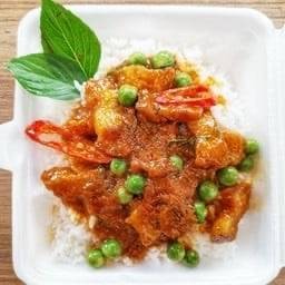 พะแนงหมูกรอบ