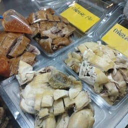 ร้านเจ้แมวไก่ไทยต้มและเป็ดพะโล้ (ตลาดธันยา ซอย7) เพิ่มน้ำพริก-ผักต้ม
