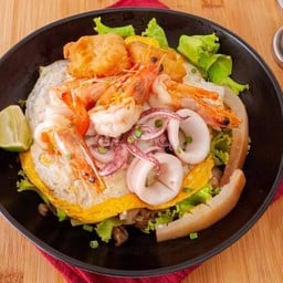 ก๋วยเตี๋ยวคั่วดั้งเดิมทะเลเส้นนุ่ม