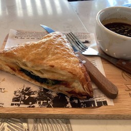 พายผักโขม