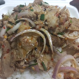 ข้าวน้ำตกหมูย่าง