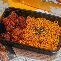 ไก่ทอดรามยอน (Fried Chicken Pop with Korean noodles)