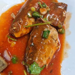 ยำปลากระป๋อง.