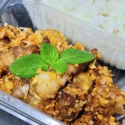 สามชั้นคั่วคาราเมล ข้าวสวย