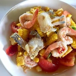 ตำข้าวโพดปูม้ากุ้งสุก
