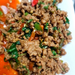 ผัดกะเพรา.กับข้าว