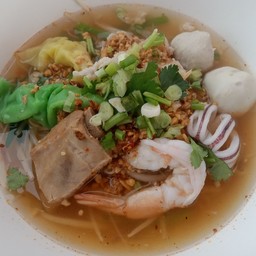 ก๋วยเตี๋ยว ต้มยำขลุกขลิก