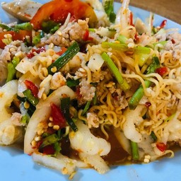 ยำรวมมิตรมาม่า