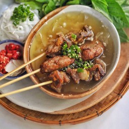 Bun Cha บุ๋น จ๋า ขนมจีนหมูย่างหมูก้อนทอดฮานอย