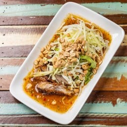 ยำไก่ย่างข้าวคั่ว