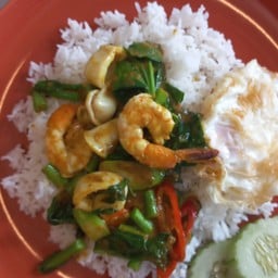 ข้าวผัดพริกแกง