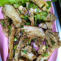 ยำคอหมูย่าง
