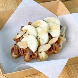 ครอฟเฟิล นูเทล่า กล้วยหอม อัลม่อนด์