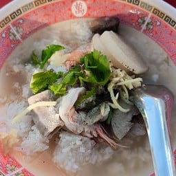 ร้านข้าวต้ม เกาเหลาเลือดหมู ลุงปื๊ด