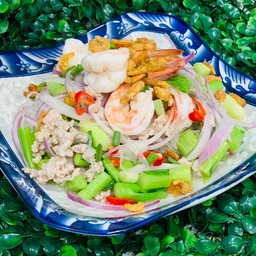 ยำคะน้ากรอบวุ้นเส้นกุ้งสด glass noodle salad