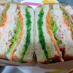 แซนวิช  โบโลน่า+สาหร่าย+ปูอัด