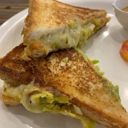 Cheese vegetable sandwich