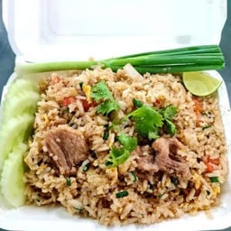 ข้าวผัดหมูชิ้น