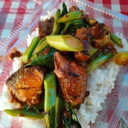 ขัาวราดผัดคะน้าปลากระป๋อง