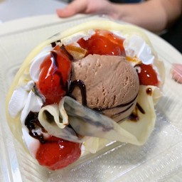เครปเย็น สตอร์เบอรี่+เยลลี่แดง+ไอศครีม