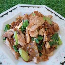 ผัดซีอิ้วหมู