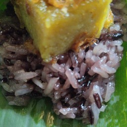 ข้าวเหนียวดำหน้าหม้อแกง