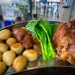 ขาหมูพะโล้ เป็นกับข้าว