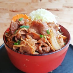 ข้าวหน้าหมูผัดซอสญี่ปุ่น