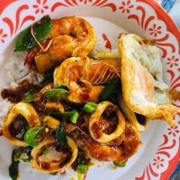 พริกแกงทะเลลาดข้าว  ไข่ดาว