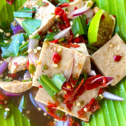 ยำเหลาหมูยอ