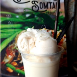 มะพร้าวปั่นนมสด