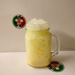 นมสับปะรดเย็น