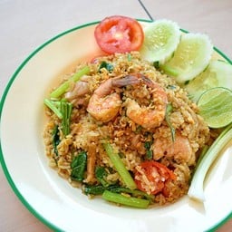 ข้าวผัดกุ้งรถไฟ (มะเขือเทศ หอมใหญ่ คะน้า)