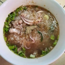 ข้าวต้มทรงเครื่องทะเล