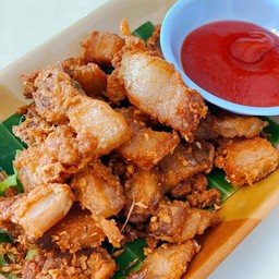 สามชั้นทอดกะเทียม