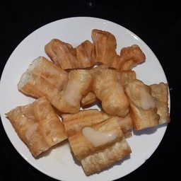 ปาท่องโก๋ราดน้ำข้นหวานเจี๊ยบ
