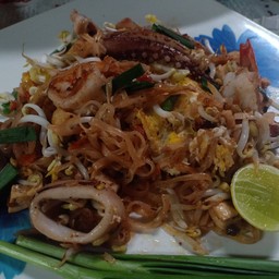 โกอ้วนผัดไทย