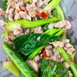 ผัดคะน้าหมูสับ (กับข้าว)