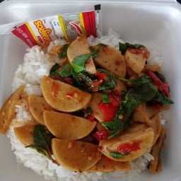 กะเพราหมูยอราดข้าว