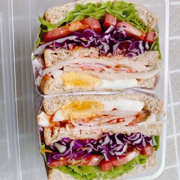 แซนวิชไส้ทะลัก (ไข่ดาวปูอัด)