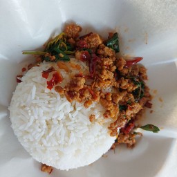 กะเพราสูตรพริกแห้ง(ปากแดง)