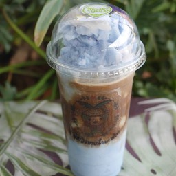 กาแฟอัญชันมะพร้าวนมสดปั่น ขนาด 22 ออนซ์